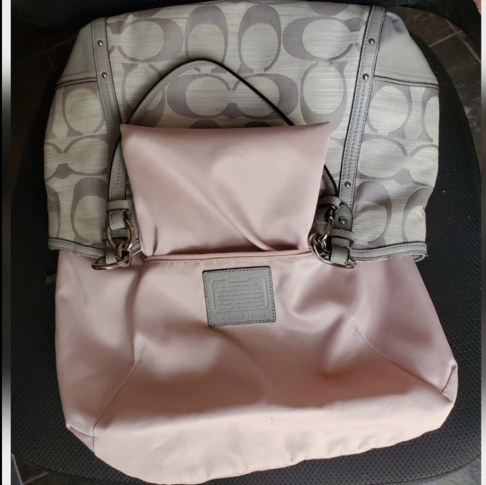 Coach Signature F21919 Alexandra Chain Canvas Leather Gray Shoulder Tote Bag Med - Picture 4 of 16